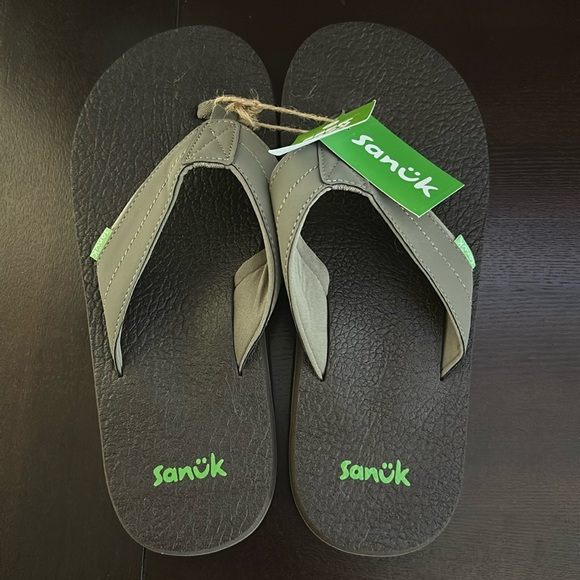 Sanuk Other - Sanuk mens flip flops NWT